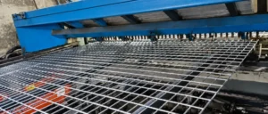 qbmetal-mesh-welding-machine-at-work